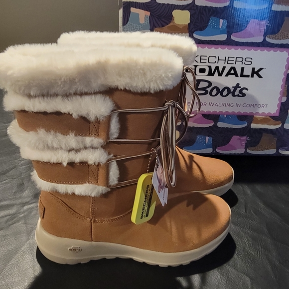 Skechers Go walk boots tan and sherpa - Picture 2 of 5